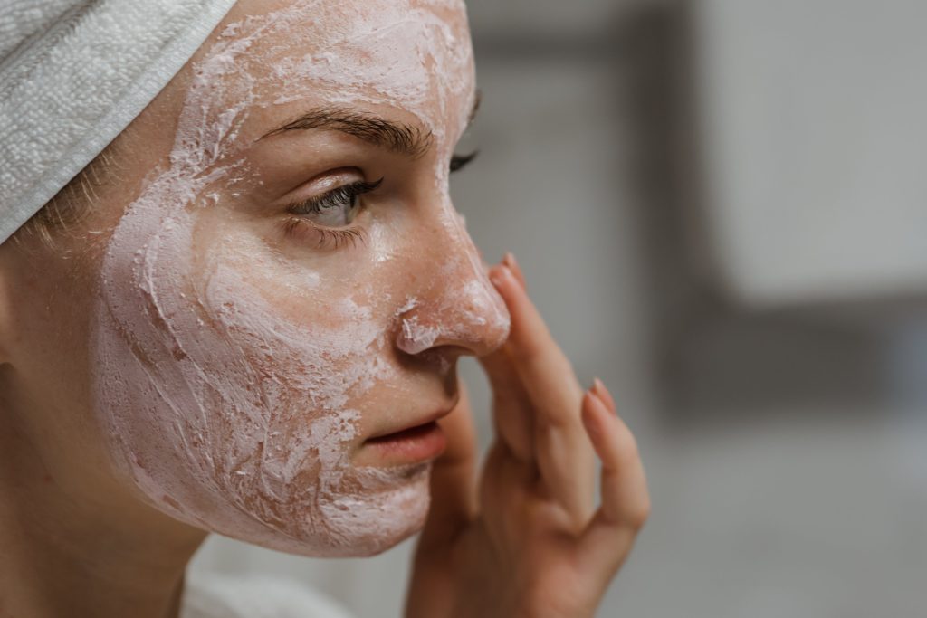 5 Symptome, dass Ihre Gesichtscreme unangemessen für Ihre Gesichtshaut ist