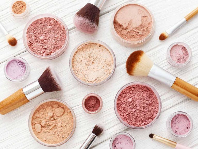 Mineral-Produkte – Anwendung und Vorbereitung der Haut auf das Make-up